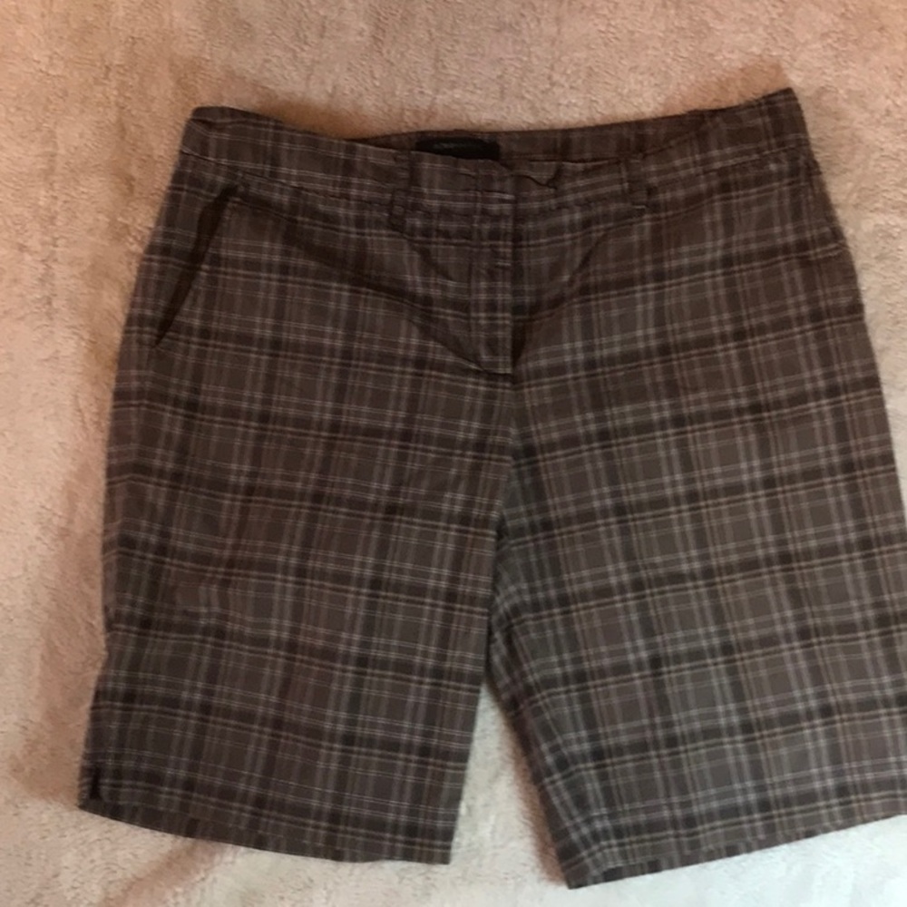 BCBG BERMUDA SHORTS 10